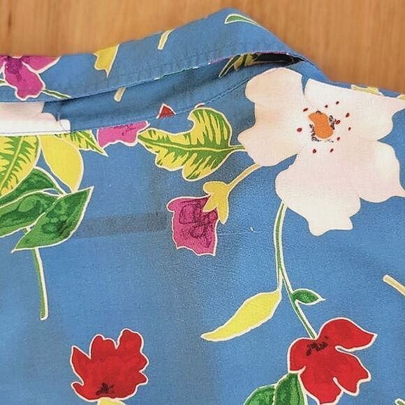 Vtg blue floral short sleeve button-down shirt - Picture 12 of 15